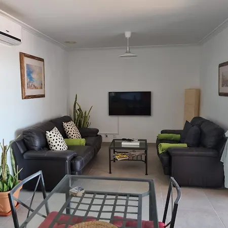 Extremely Private Villa, Heated Pool & Jacuzzi, Pool Wet Bar, Great Views.