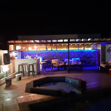 Extremely Private Villa, Heated Pool & Jacuzzi, Pool Wet Bar, Great Views. Villa Playa Blanca (Lanzarote)