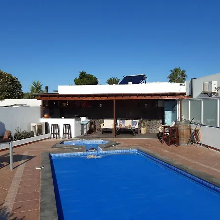 וילה Extremely Private Villa, Heated Pool & Jacuzzi, Pool Wet Bar, Great Views.